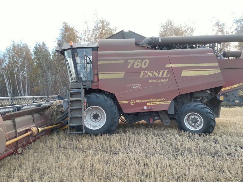 Комбайн Есиль 760