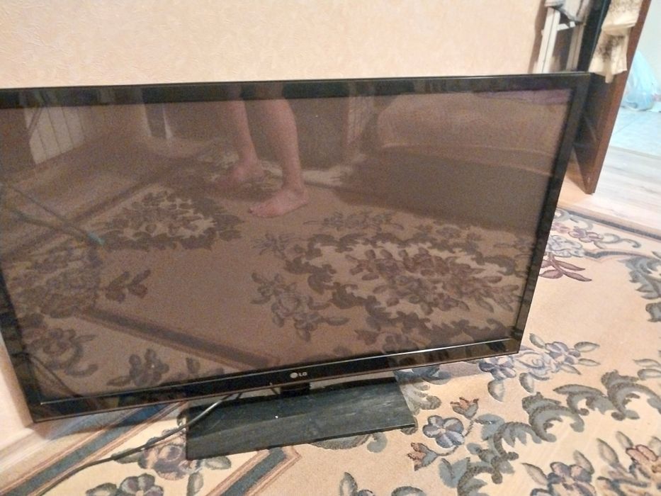 Телевизор LG  не новый не рабочий