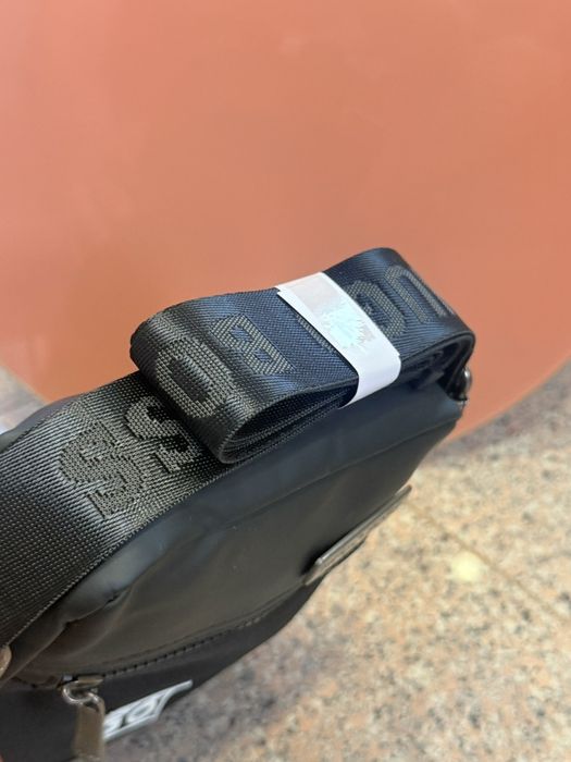 Черна мъжка чанта Hugo Boss