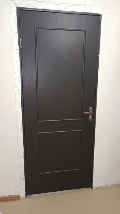 Продаю срочно двери