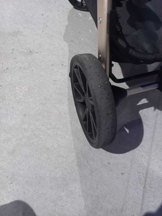 Продавам количка