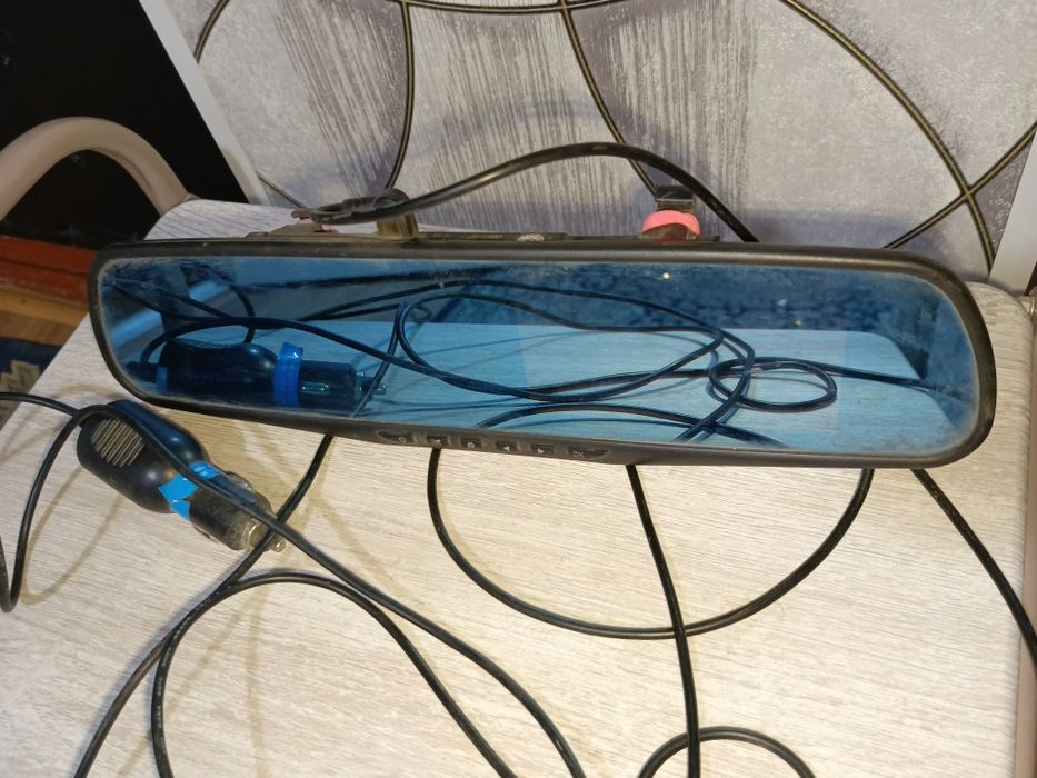 Зеркало-регистратор для авто