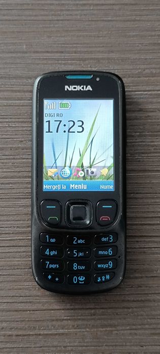 Se vinde Motorola Gleam și Nokia 6303
