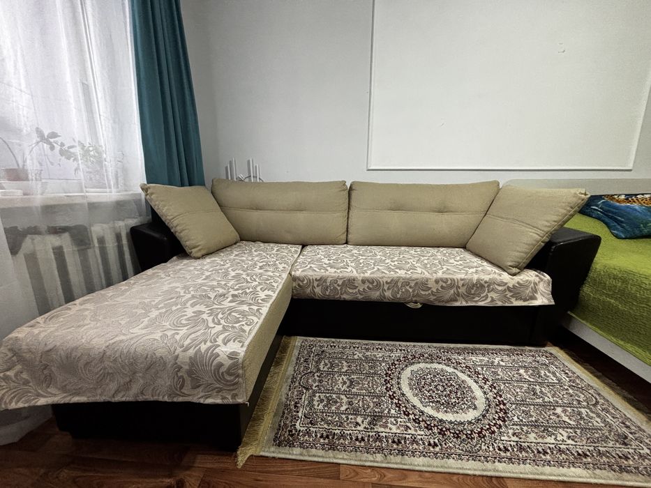 Продам диван угловой б/у