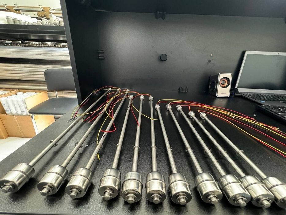 поплавок 3 та контактли