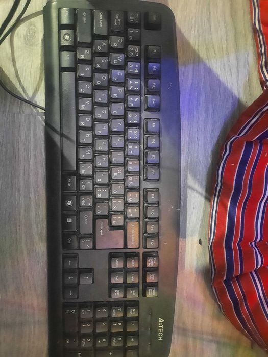 Клавиатура в хорошем состоянии всё работает отлично