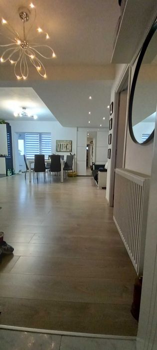 Vand apartament 3 camere Apahida - str.Pietroasa, nr 62