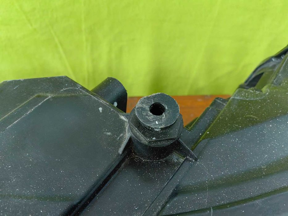 Фар за Skoda Rapid Xenon / Шкода Рапид Ксенон