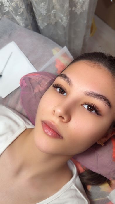 Наращивание ресниц, опытный мастер.