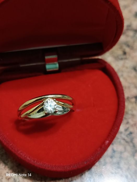 Кольцо новое. С камнем