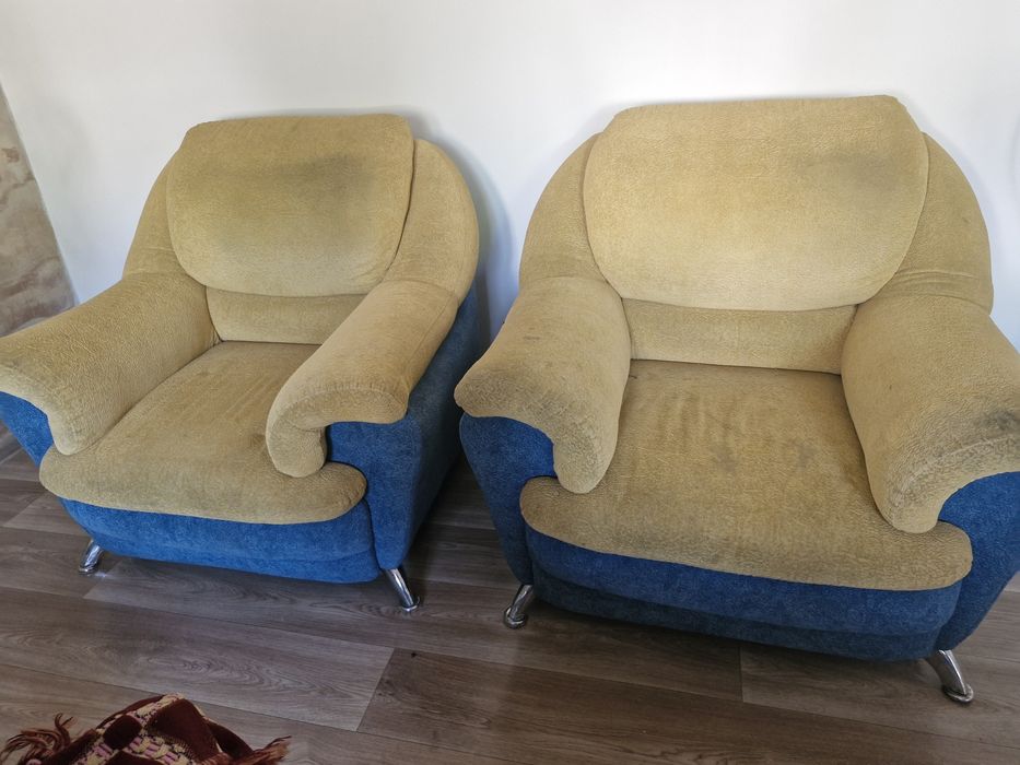 Срочно продам 2 кресла
