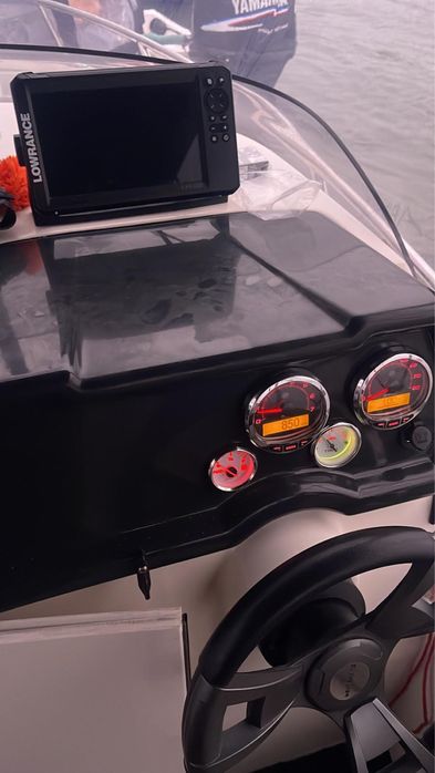 Quicksilver 455 cabin 2017 motor mercury 60 cp 2023 ,peridoc