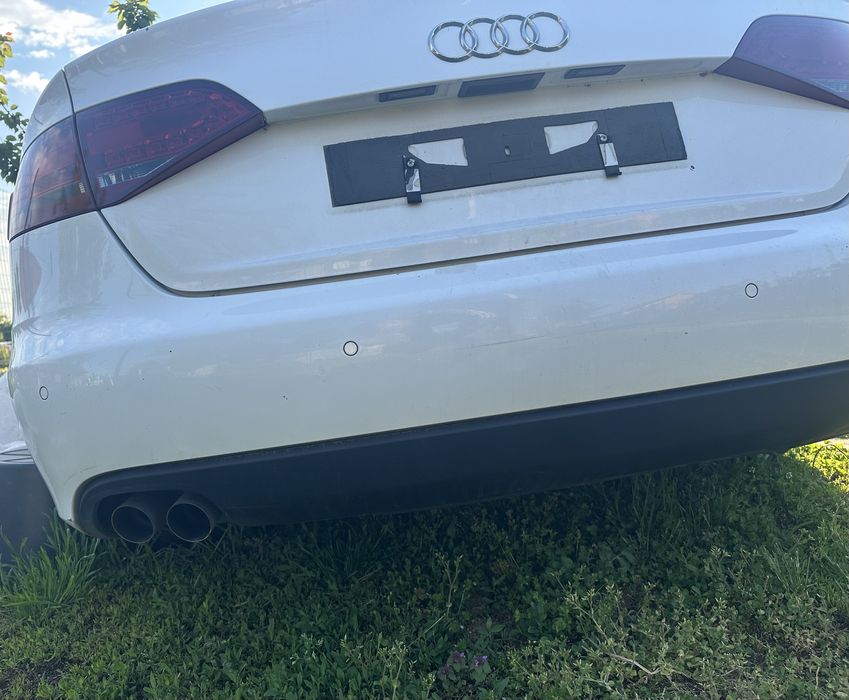 Dezmembrez audi a4 b8 2010
