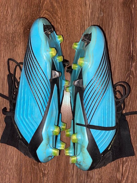 Ghete de fotbal adidas predator.