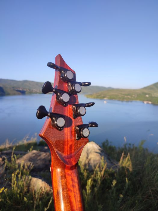 Электрогитара мастеровая