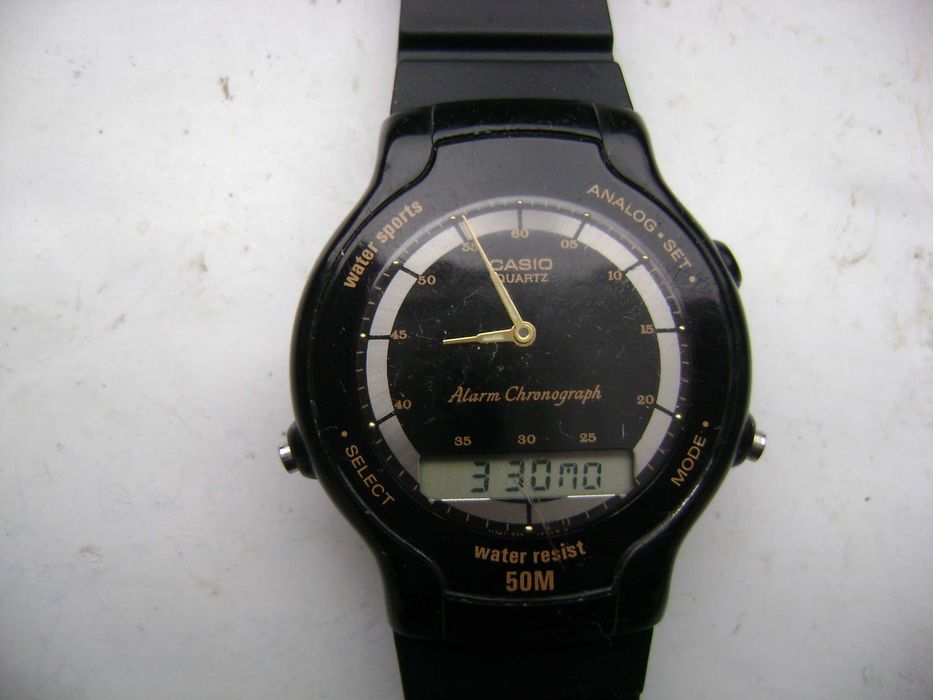 Продавам 5 броя каварцови часовника Casio