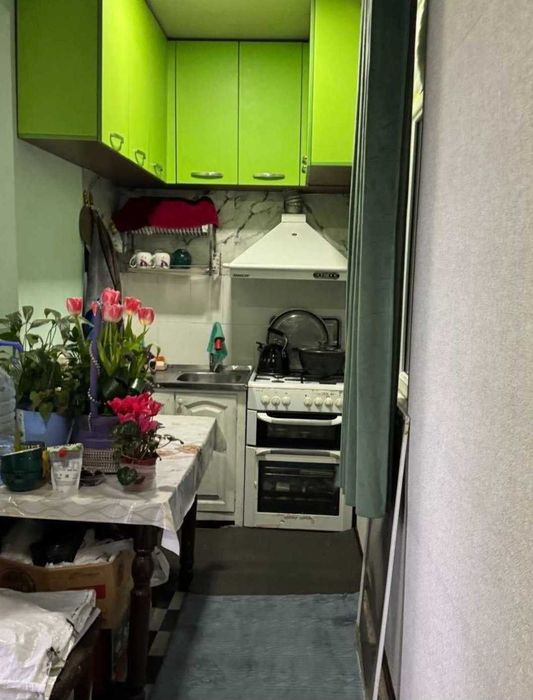 Юнусабад6, 2/1/4  2комнатная, не торец