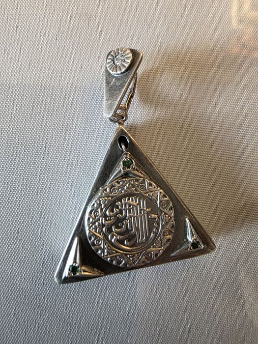 Мусульманский серебряный оберег тумар