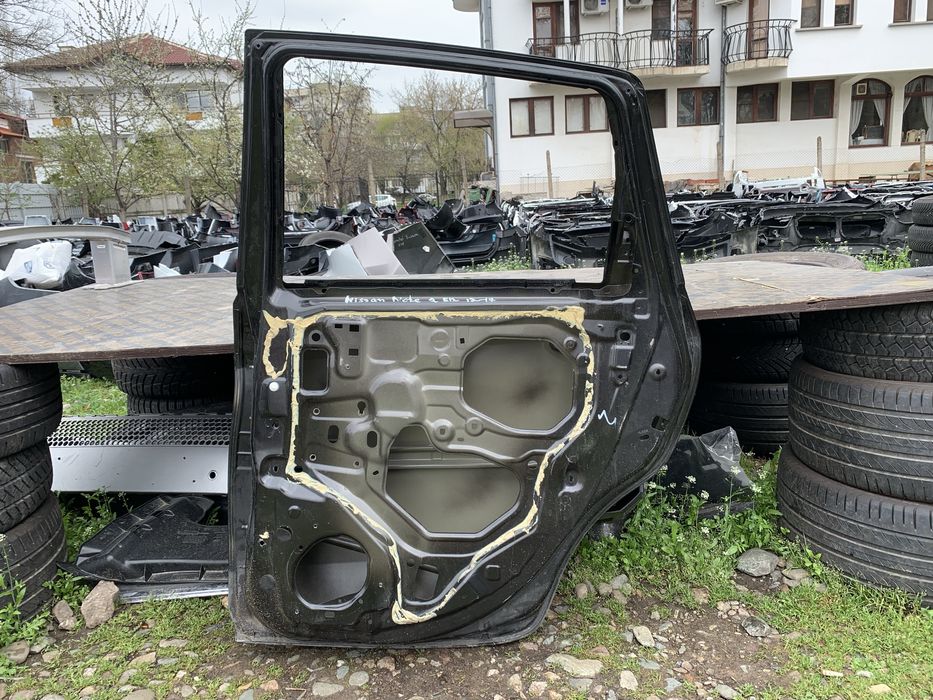 Врата Nissan Note