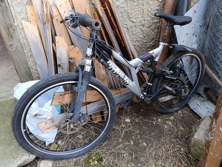 Продавам две колела едното cross dexstar другото е freeride