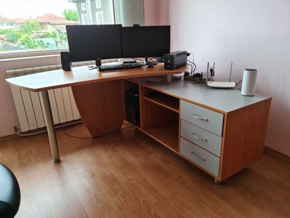 Офис обзавеждане