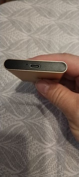 Hard disk extern, Vaxiuja, 2TB, USB 3.1, De aur