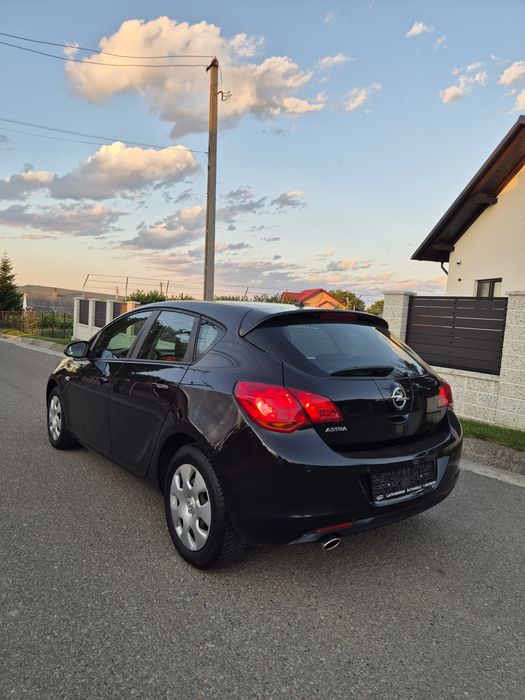 OPEL Astra 2011 — imagine 5