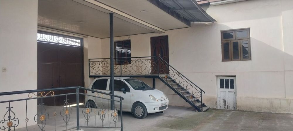 Hovli uy sotiladi 17 sotx