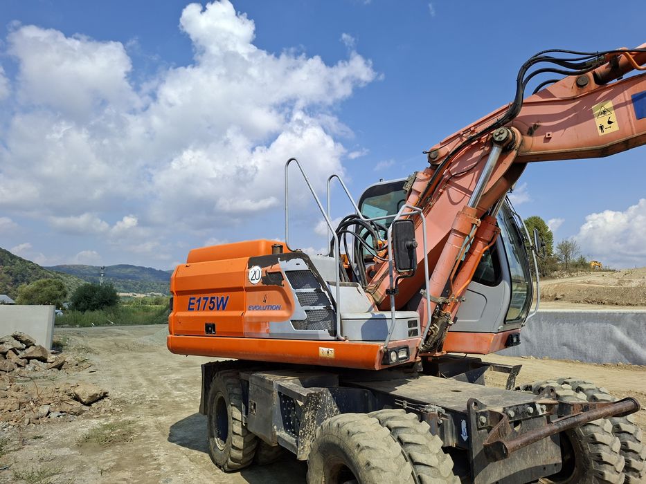 Excavator pe roti Fiat Kobelco