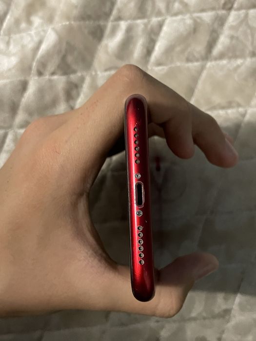 iPhone XR продам
