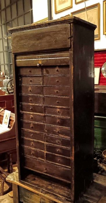 Dulap-sertar antic din lemn. Ceasornicar