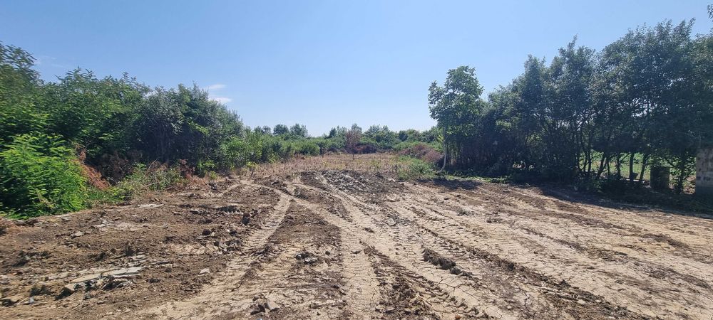 Teren 2117m2 + casa daramabila (sau nu)  in Biharkeresztes  Ungaria