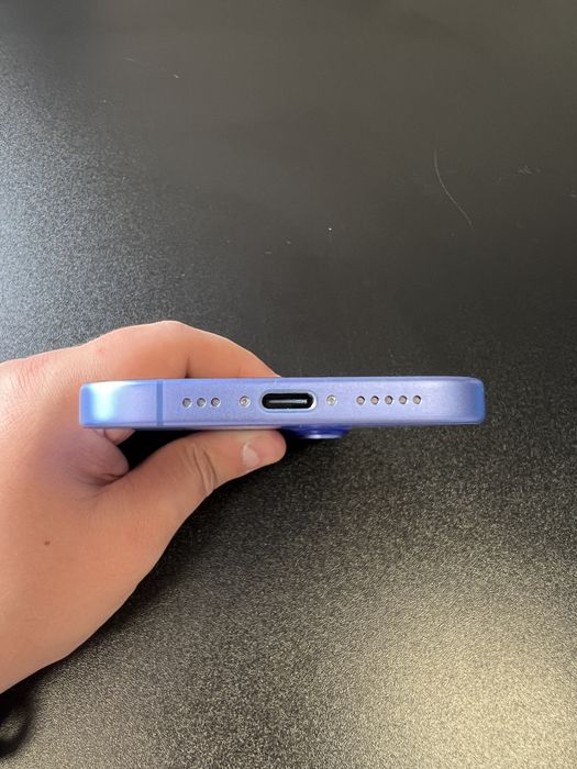 iPhone 16 128GB Ultramarine
