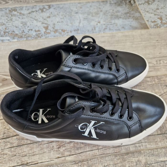 Сникърси Келвин Клайн 41 номер цена 100лв