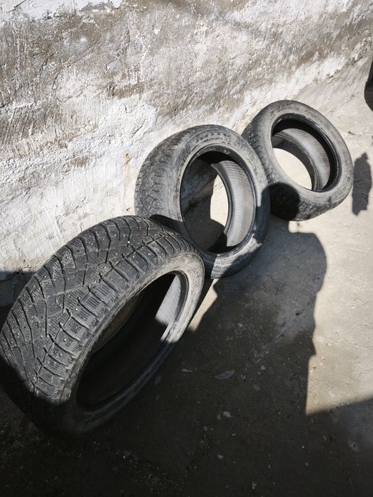 Продается шины зимние торг будет