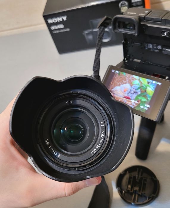 Sony A6400 KIT obiectiv 18-135mm F3.5 - 5.6 OSS / 1749 cadre