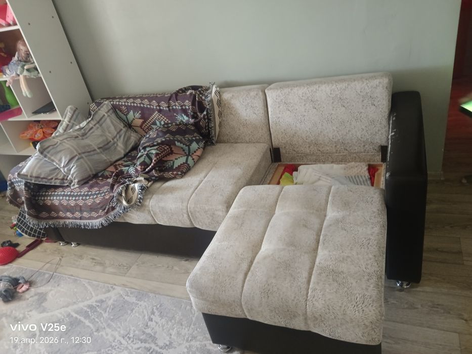 Отдам даром диван