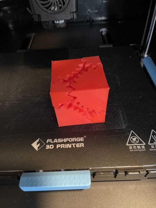 Imprimanta 3D FlashForge Adventurer 4 in conditie excelenta - 50% reducere - ultima sansa, retrag din vanzare pe 1 Mai