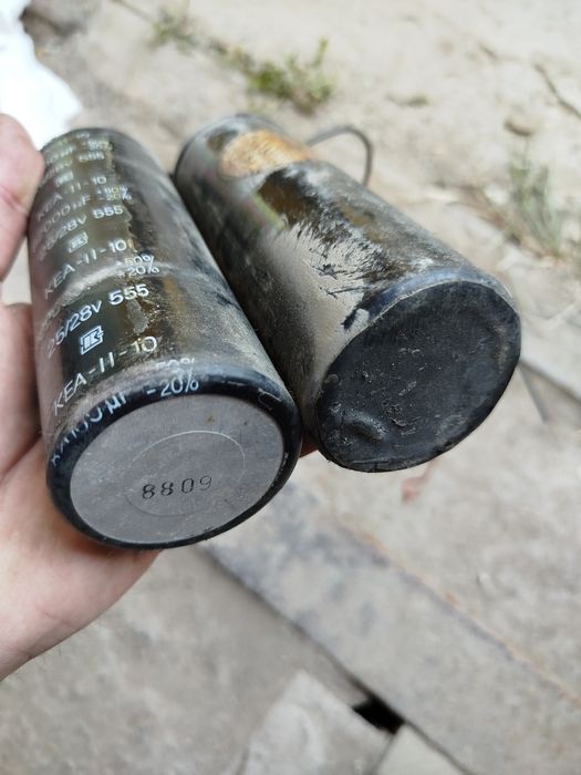 Конденсаторы 82000 mf.  25/28v