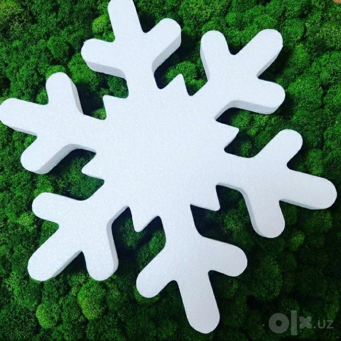 Снежинки из пенопласта