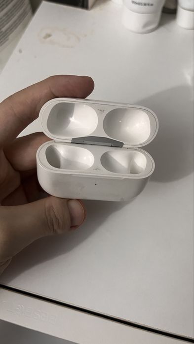 Продам airpods pro б/у