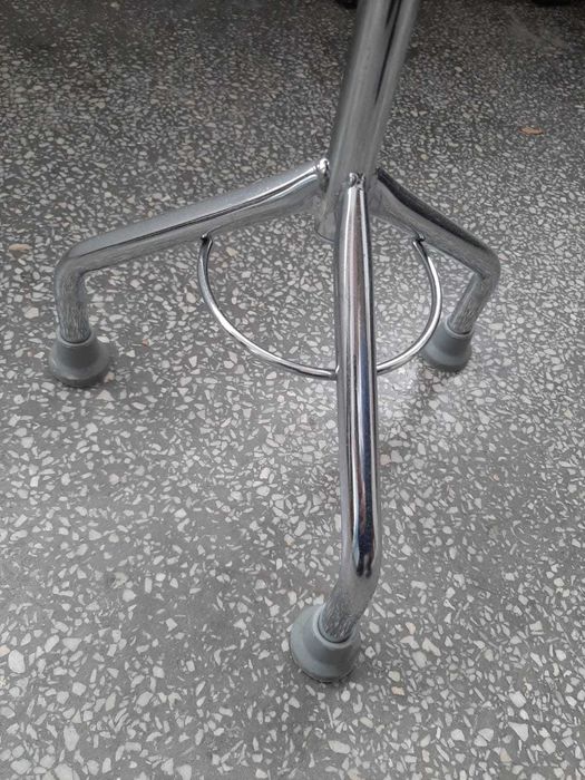 Baston reglabil pe inaltime