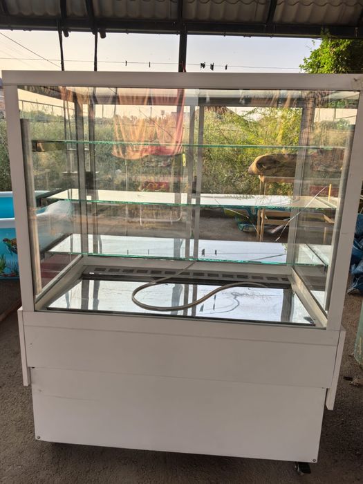 Холодильная витрина