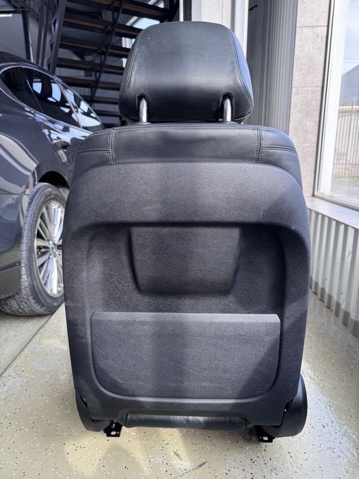 Передние сиденья BMW F10