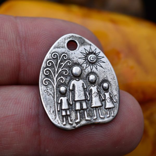 Сребърен медальон 925 „Семейство“ | Талисман за обич и закрила | бижу|