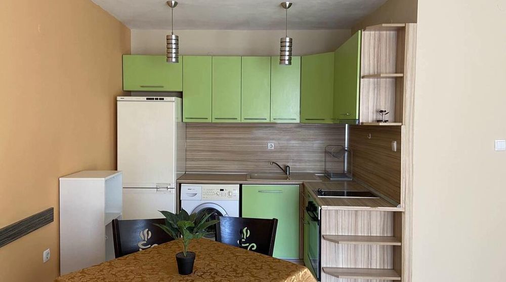 Дава се под наем Двустаен апартамент в Пловдив, Южен - 64 кв.м за 375 € - Снимка #2