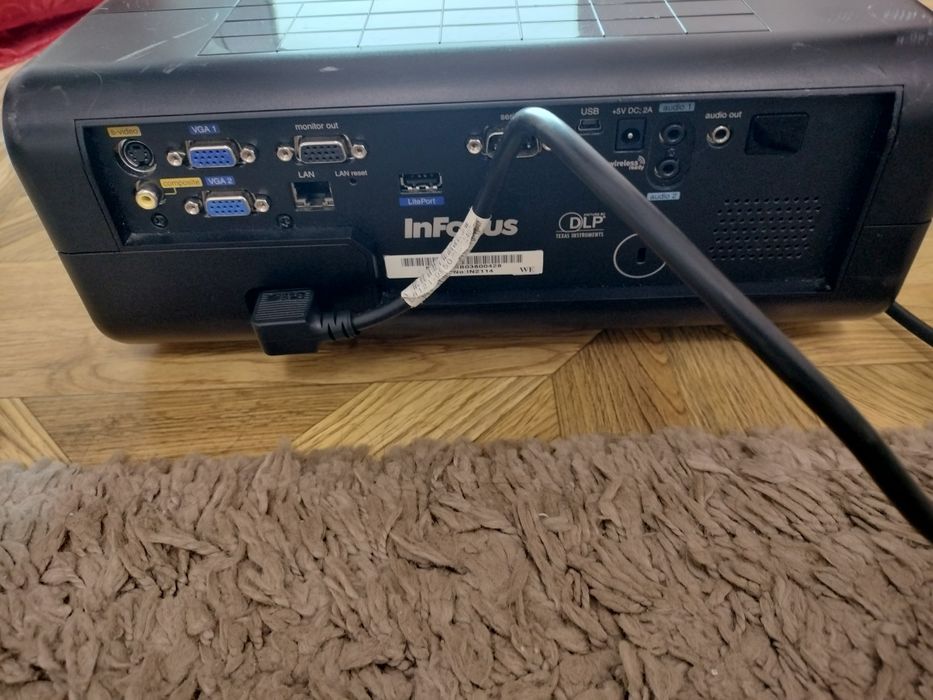 Video proiector infocus