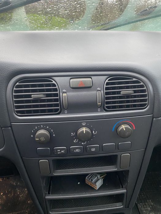 Volvo S40 1.9 115кс колата се продава на части