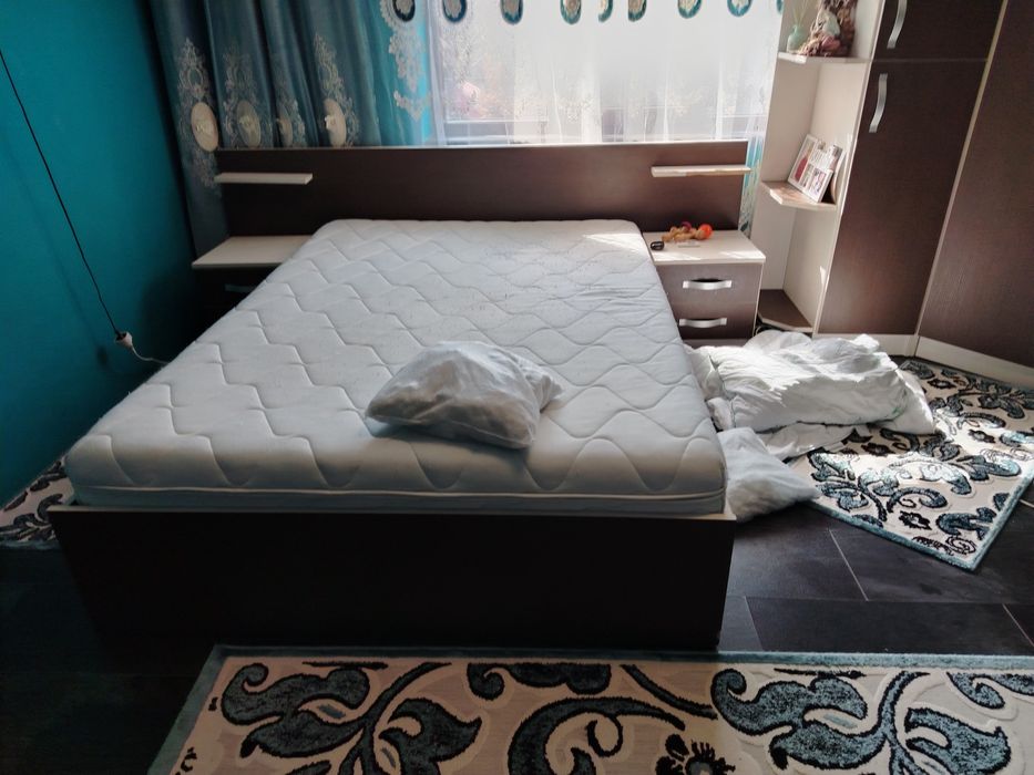 Vand mobilă tineret