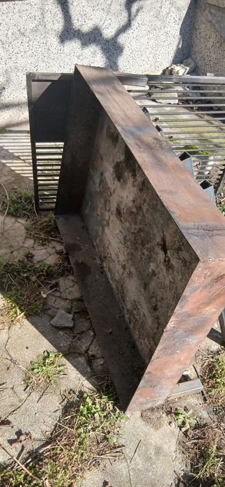 Барбекю за дървени въглища